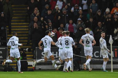 Swansea City 'den 20 numaralı Liam Cullen 30 Aralık 202' de Swansea.com Stadyumu 'nda Swansea.com' a karşı oynanan Sky Bet Şampiyonası maçında golünü 2-0 atarak kutluyor.