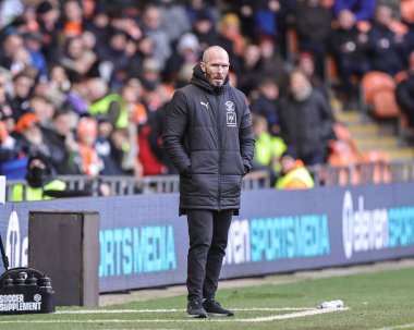 Blackpool teknik direktörü Michael Appleton 1 Ocak 202 'de Bloomfield Road, Blackpool' da Blackpool - Sunderland maçında izlemektedir.