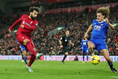 Liverpool 'dan Mohamed Salah # 11 Premier Lig maçı sırasında 30 Aralık 202' de Liverpool, Liverpool 'da Leicester City' e karşı kalede şut çekti.