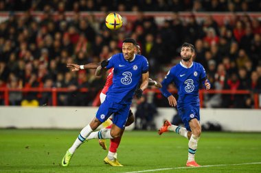Chelsea 'den Pierre-Emerick Aubameyang # 9 Premier League maçında Nottingham Forest Chelsea' ye karşı City Ground, Nottingham, 1 Ocak 202 'de kaleye doğru ilerliyor.
