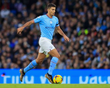 Manchester City 'den Rodrigo # 16 Premier League maçında topla koşuyor Manchester City Everton' a karşı Etihad Stadyumu, Manchester, İngiltere, 31 Aralık 202