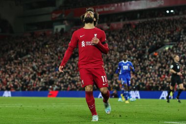 Liverpool 'dan Mohamed Salah # 11, 30 Aralık 202 tarihinde İngiltere' nin Liverpool kentinde oynanan Premier League maçında Liverpool - Leicester City maçında kaçırılan bir gol sonrasında tepki gösterdi.