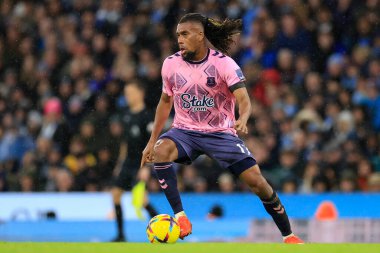 Everton 'dan Alex Iwobi # 17 Premier League maçında topu kontrol ediyor Manchester City Everton' a karşı Etihad Stadyumu, Manchester, İngiltere, 31 Aralık 202