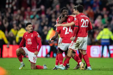 Nottingham Ormanı 'ndan Serge Aurier # 24 Premier League maçında eşitliğini kutluyor Nottingham Forest Chelsea' ye karşı City Ground, Nottingham, İngiltere, 1 Ocak 202