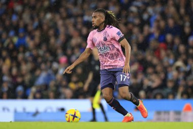 Everton 'dan Alex Iwobi # 17 Premier League maçında topu kontrol ediyor Manchester City Everton' a karşı Etihad Stadyumu, Manchester, İngiltere, 31 Aralık 202
