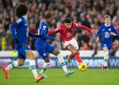 Nottingham Ormanı 'ndan Morgan Gibbs-White # 10 Premier League maçında Nottingham Forest Chelsea' ye karşı City Ground, Nottingham, İngiltere 'de 1 Ocak 202' de top gönderiyor.