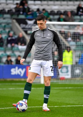 Plymouth Argyle defans oyuncusu James Bolton (2), 1 Ocak 202 tarihinde İngiltere 'nin Plymouth kentinde oynanan 1.