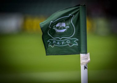 Plymouth Argyle, 1 Ocak 202 'de Plymouth Argyle' ın Home Park, Plymouth 'ta MK Dons' a karşı oynadığı Sky Bet 1 karşılaşmasında köşe bayrağı.