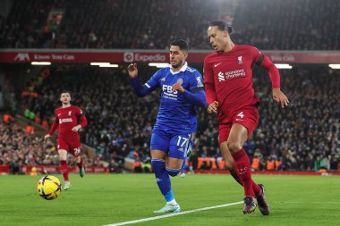 Liverpool 'dan Virgil van Dijk # 4 ve Leicester City' den Ayoze Prez # 17 Prez Prez Prez Prez Premier Lig maçı sırasında Liverpool - Leicester City Anfield, Liverpool, İngiltere, 30 Aralık 2022