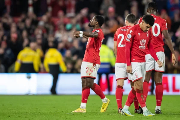 Nottingham Ormanı 'ndan Serge Aurier # 24 Premier League maçında eşitliğini kutluyor Nottingham Forest Chelsea' ye karşı City Ground, Nottingham, İngiltere, 1 Ocak 202