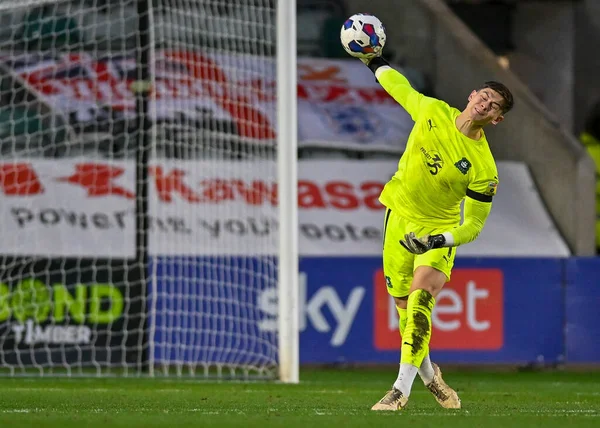 Plymouth Argyle kalecisi Michael Cooper (1), 1 Ocak 202 tarihinde İngiltere 'nin Plymouth kentinde oynanan Sky Bet 1 karşılaşmasında Plymouth Argyle ve MK Dons maçında