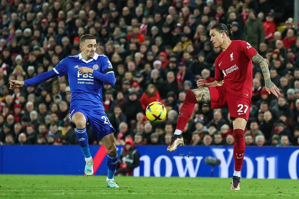 Liverpool 'dan Darwin Nez # 27 Premier Lig maçı sırasında Liverpool, Liverpool City' ye karşı Anfield, Liverpool, Birleşik Krallık, 30 Aralık 2022