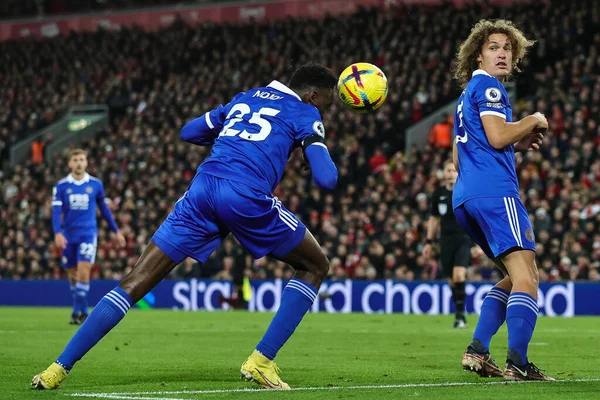 Leicester City 'den Wilfred Ndidi 30 Aralık 202' de İngiltere 'nin Liverpool kentinde oynanan Premier League maçında kaleye doğru ilerliyor.