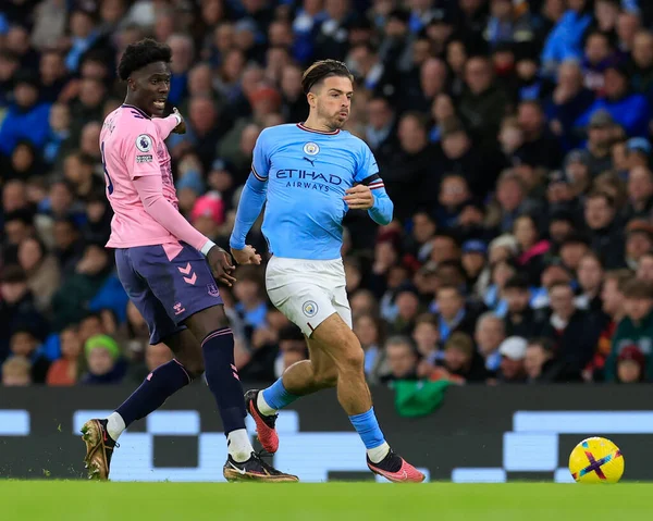Manchester City 'den Jack Grealish # 10 ve Everton' dan Amadou Onana # 8 Premier League maçı sırasında Manchester City Everton 'a karşı Etihad Stadyumu, Manchester, Birleşik Krallık, 31 Aralık 202