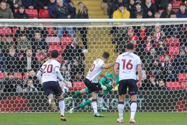 Bolton Wanderers 'ın 10 numaralı oyuncusu Dion Charles 2 Ocak 202' de Oakwell, Barnsley, İngiltere 'de oynanan Sky Bet 1 maçında Bolton Wanderers' a karşı 0-1 yenilerek penaltı aldı.