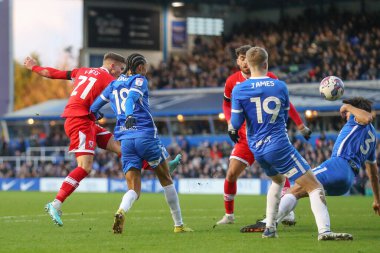 Middlesbrough 'dan Marcus Forss # 21, Birmingham City' den George Friend # 3, Birmingham City 'nin Middlesbrough' a karşı oynadığı 2 Ocak 202 'de oynanan Gökyüzü İddia Şampiyonası maçında engellendi.