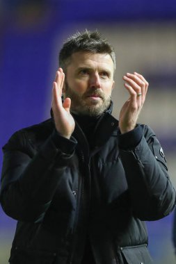 Middlesbrough 'un Michael Carrick Müdürü, 2 Ocak 202' de Birmingham City ile Middlesbrough arasında oynanan karşılaşma sonrasında gezgin taraftarları alkışlıyor.