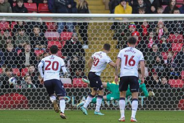 Bolton Wanderers 'ın 10 numaralı oyuncusu Dion Charles 2 Ocak 202' de Oakwell, Barnsley, İngiltere 'de oynanan Sky Bet 1 maçında Bolton Wanderers' a karşı 0-1 yenilerek penaltı aldı.