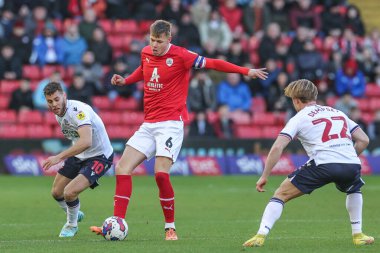 Barnsley 'den Mads Juel Andersen # 6 Sky Bet 1 maçı sırasında Oakwell, Barnsley' de Bolton Wanderers 'a karşı, 2 Ocak 202