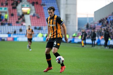 Hull City 'den Jacob Greaves 2 Ocak 202' de İngiltere 'nin Wigan şehrinde oynanan Wigan Atletizm ve Hull City maçında topu kontrol ediyor.