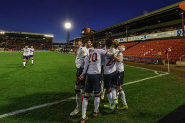 Bolton Wanderers 'ın 22 numaralı oyuncusu Kyle Dempsey, 2 Ocak 202' de Oakwell, Barnsley, Birleşik Krallık 'ta oynanan Sky Bet 1 maçında 0-3' lük skorla galibiyetini kutluyor.