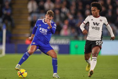 Leicester City 'den Marc Albrighton # 11 numara Fulham' ın Willian # 20 'si Premier League maçında baskı uyguluyor Leicester City - Fulham King Power Stadyumu, Leicester, İngiltere, 3 Ocak 202
