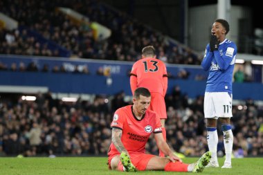 Everton 'dan kederli bir Demarai Gray, 3 Ocak 202' de İngiltere 'de Goodison Park' ta oynanan Premier Lig maçında Everton, Brighton ve Hove Albion 'a karşı oynadığı maçı kaçırmaya tepki gösterdi.
