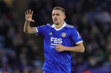 Leicester City 'den Timothy Castagne 3 Ocak 202' de King Power Stadyumu 'nda Leicester City ile Fulham arasındaki Premier League maçında topu istiyor.