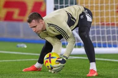 Maç öncesi ısınma sırasında Fulham 'dan Bernd Leno # 17 Premier Lig karşılaşmasında Leicester City - Fulham King Power Stadyumu, Leicester, İngiltere, 3 Ocak 202