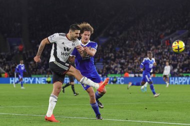 Fulham 9. Aleksandar Mitrovi 'nin, Leicester City' nin Premier League maçında Leicester City Fulham 'a karşı oynadığı King Power Stadyumu' nda 3 Ocak 2022 'de oynanan Wout Faes # 3 numaralı Wout Faes maçında gol atma şansı var.