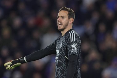 Leicester City 'den Danny Ward 3 Ocak 202' de King Power Stadyumu 'nda Leicester City ile Fulham arasındaki Premier League maçında takım arkadaşlarına talimat veriyor.