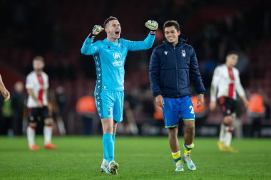 Nottingham Ormanı 'ndan Dekan Henderson Premier League maçı sırasında Southampton Nottingham Ormanı' na karşı St Mary Stadyumu, Southampton, İngiltere, 4 Ocak 202 'de kutluyor.