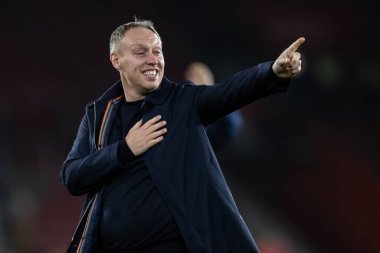 Steve Cooper Nottingham Forest teknik direktörü Premier Lig maçı sırasında Southampton Nottingham Ormanı 'na karşı St Mary Stadyumu, Southampton, İngiltere, 4 Ocak 202' de kutluyor.
