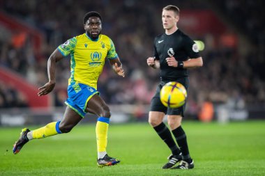 Nottingham Ormanı 'ndan Orel Mangala # 5 Premier League maçı sırasında Southampton Nottingham Ormanı' na karşı St Mary Stadyumu, Southampton, İngiltere, 4 Ocak 202