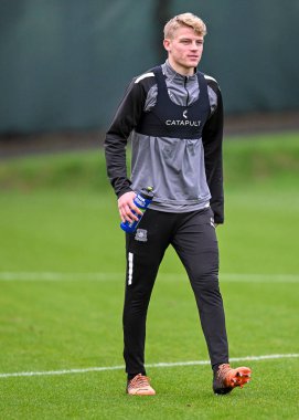 Plymouth Argyle defans oyuncusu Saxon Earley (24) Plymouth Argyle antrenmanı sırasında Plymouth Argyle antrenman sahasında, Plymouth, İngiltere, 5 Ocak 202