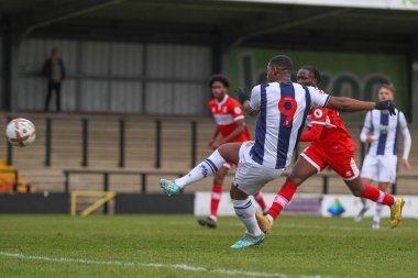 West Bromwich Albion 'dan Jovan Malcolm, 5 Ocak 202' de Keys Park, Hednesford, Birleşik Krallık 'ta oynanan Premier Lig Kupası Batı Bromwich Albion-Middlesbrough U23 maçında gol atma şansı yakaladı.