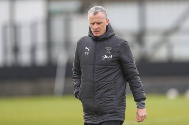 West Bromwich Albion U23 'ün teknik direktörü Premier Lig Kupası karşılaşması öncesinde oynanan hazırlık maçında West Bromwich Albion, Middlesbrough U23' e karşı Keys Park, Hednesford, Birleşik Krallık 'ta 5 Ocak 202