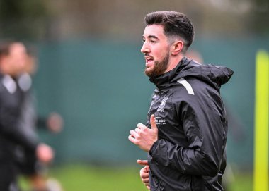 Plymouth Argyle orta saha oyuncusu Finn Azaz (18), Plymouth Argyle antrenmanı sırasında Plymouth Argyle antrenman sahasında, Plymouth, İngiltere, 5 Ocak 202