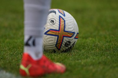 Maç topu, 5 Ocak 202 'de İngiltere' nin Hednesford kenti Keys Park 'ta oynanan Premier League Cup maçı sırasında West Bromwich Albion ve Middlesbrough U23 maçında görüldü.