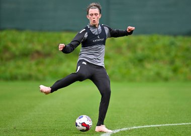 Plymouth Argyle orta saha oyuncusu Callum Wright (26), 5 Ocak 202 'de Plymouth Argyle antrenman sahasında Plymouth Argyle Antrenmanı sırasında çekim yaptı.