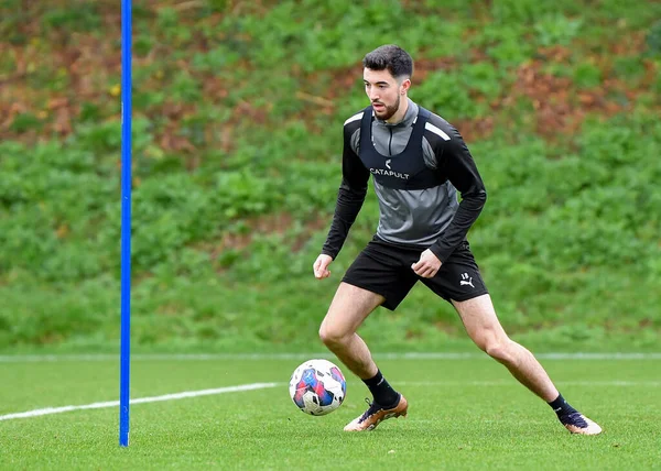 Plymouth Argyle orta saha oyuncusu Finn Azaz (18), Plymouth Argyle antrenmanı sırasında Plymouth Argyle antrenman sahasında, Plymouth, İngiltere, 5 Ocak 202