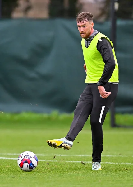 Plymouth Argyle defans oyuncusu Dan Scarr (6) Plymouth Argyle antrenman oturumunda Plymouth Argyle antrenman sahasında, Plymouth, İngiltere, 5 Ocak 202