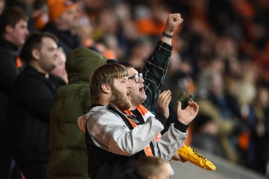 Blackpool taraftarları, Blackpool 'dan Ian Poveda' nın 26 numaralı golünü, 7 Ocak 202 'de Birleşik Krallık' ta Bloomfield Road, Blackpool 'da oynanan Blackpool - Nottingham Forest maçında 2-0 yenmeyi başardılar.