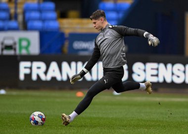 Plymouth Argyle kalecisi Michael Cooper (1), 7 Ocak 202 'de Bolton Stadyumu' nda oynanan Sky Bet 1 karşılaşmasında Bolton Wanderers - Plymouth Argyle maçında ısındı.