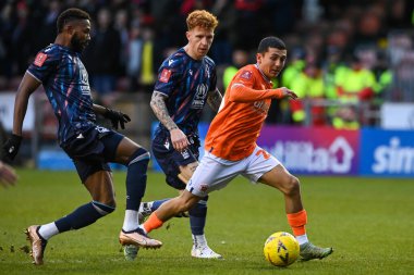 Blackpool 'dan Ian Poveda, 7 Ocak 202' de Bloomfield Road, Blackpool, İngiltere 'de oynanan Blackpool-Nottingham Forest maçında üçüncü tur karşılaşmasında topa vuruyor.