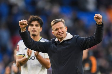 Leeds United 'ın Jesse Marsch Müdürü, 8 Ocak 202' de Cardiff City Stadyumu 'nda oynanan Cardiff City vs Leeds United üçüncü tur karşılaşmasının ardından gezgin taraftarları alkışlıyor.