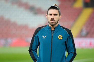 Wolverhampton Wanderers 'dan Rubn Neves 7 Ocak 2023' te Anfield, Liverpool 'da Liverhampton Wanderers' a karşı oynanan Liverpool FA Cup üçüncü tur karşılaşmasından önce sahaya bakıyor.