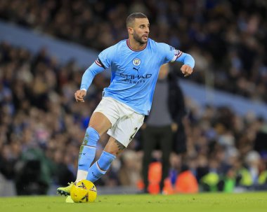 Manchester City 'den Kyle Walker 8 Ocak 202' de Etihad Stadyumu 'nda oynanan FA Cup Üçüncü Raund karşılaşmasında topu kontrol ediyor.