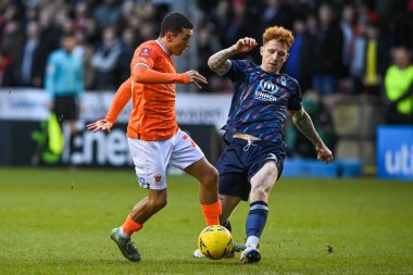 Blackpool 'dan Ian Poveda # 26' yı Nottingham Ormanı 'ndan Jack Colback # 8' i, Blackpool - Nottingham Ormanı, Bloomfield Road, Blackpool, İngiltere, 7 Ocak 202 'de oynanan üçüncü tur karşılaşmasında yendi.