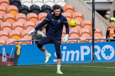 Blackpool 'dan Stuart Moore # 13. Maç öncesi ısınma oturumunda Emirates FA Cup üçüncü tur karşılaşmasında Blackpool Nottingham Forest' a karşı Bloomfield Road, Blackpool, İngiltere, 7 Ocak 202